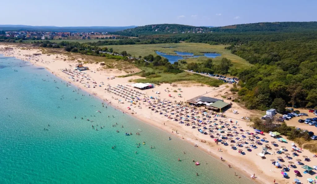 Bulgaristan'ın dördüncü büyük şehri olan Burgaz'nın nüfusu 210 bindir.