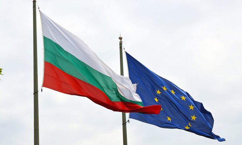 Bulgaristan’da oturum izni alan yabancılar, Avrupa Birliği içinde serbest dolaşım ve çalışma hakkına giden yolda önemli bir avantaj kazanıyor.