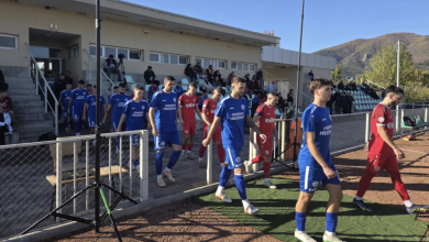 Bulgaristan 3. liginin önemli maçında sürpriz konuk 3 Bulgaristan Maglij kasabasındaki stadyumda önemli maçta özel konuk olarak, yerel oyuncuların ve genç futbol yeteneklerinin performansını yakından takip eden saygın Türk futbol uzmanı Hurser Tekinoktay da vardı.