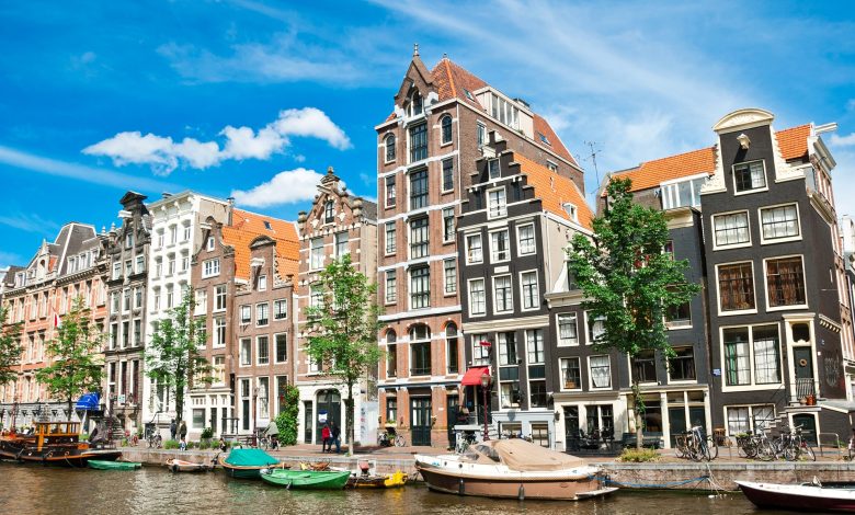 Bulgaristan’da oturum izni bulunan yabancılar, geçerli pasaportlarıyla Hollanda’ya kısa süreli seyahat edebiliyor.