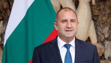 Bulgaristan Cumhurbaşkanı Rumen Radev, istihbarat kurumlarındaki son değişikliklerin, muhalifleri susturmaya ve kamu kaynaklarının yağmalanmasına yol açtığını söyledi.