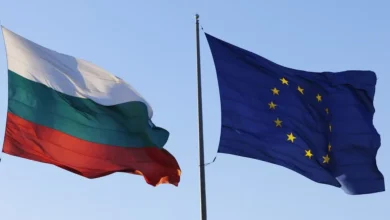 Avrupa Komisyonu, Bulgaristan’a 215 milyon avroluk fon ödemesini askıya aldı 2 Avrupa Komisyonu (AK), Bulgaristan’a yapılması planlanan 439 milyon avroluk ödeme diliminin yalnızca bir kısmını onayladı.