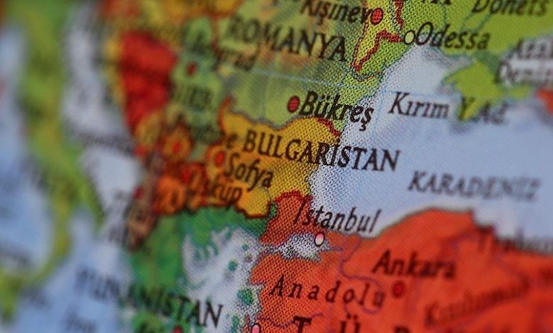 Bulgaristan’da uzun süreli ikamet etmek isteyen yabancılar için oturum izni başvuruları geniş bir kriter listesine dayanıyor.