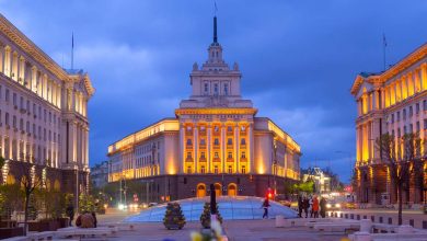 Bulgaristan’da uzun süreli oturma izni alan kişiler, belirli koşulların karşılanması halinde Avrupa’nın birçok noktasına ek vizeye ihtiyaç duymadan seyahat edebiliyor.