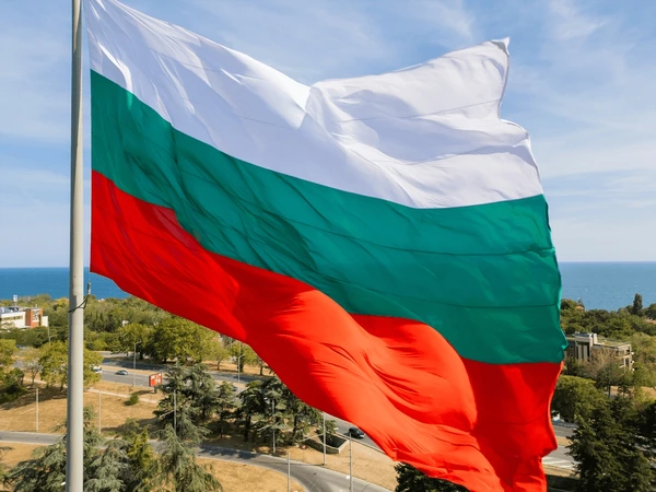 Bulgaristan’da oturum iznini uzatmak isteyen yabancılar için 2025 yılı itibarıyla daha sıkı ve daha şeffaf kurallar uygulanıyor.