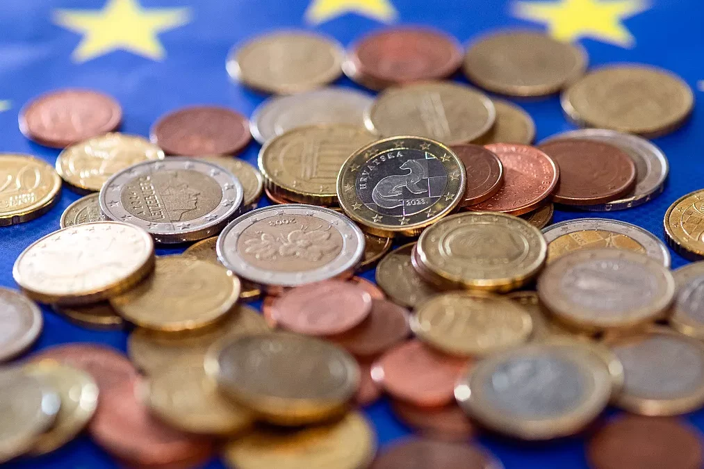 Bulgaristan Başbakanı Rosen Jelyazkov, euroya geçiş sürecinin enflasyon şoklarına yol açmadan, gelir artışını önceleyen bir ekonomi politikasıyla yönetileceğini açıkladı.