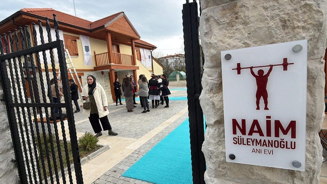 Naim Süleymanoğlu’nun çocukluk evi müzeye dönüştürülerek açıldı 2 naim suleymanoglu