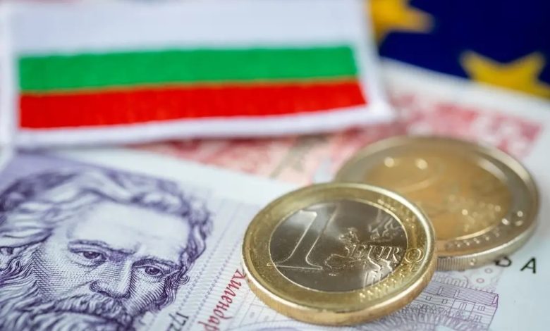 Bulgaristan’da 2026 yılı başında euroya geçiş hazırlıkları sürerken, polis artabilecek dolandırıcılık girişimlerine karşı vatandaşları dikkatli olmaya çağırdı.