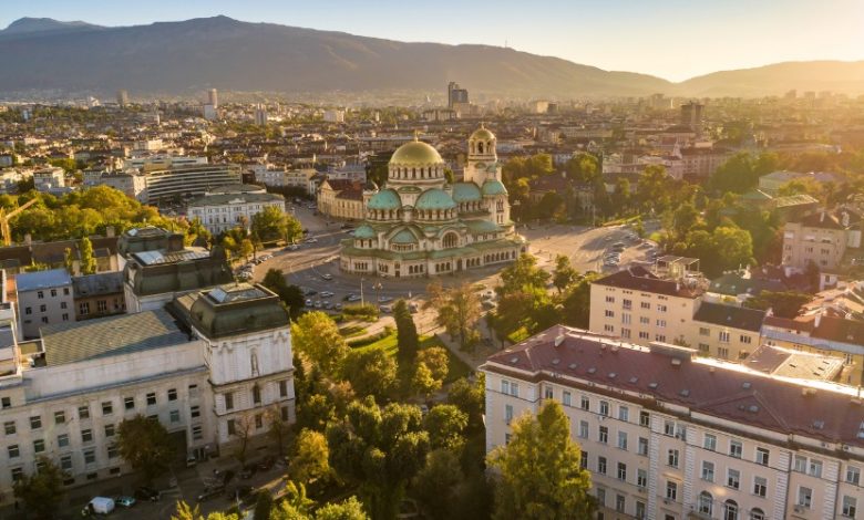 Sofya Belediyesi, hafta sonu ve pazartesi günü toplu taşımada geçerli olacak 1 leva fiyatlı “yeşil bilet” uygulamasını devreye aldı.