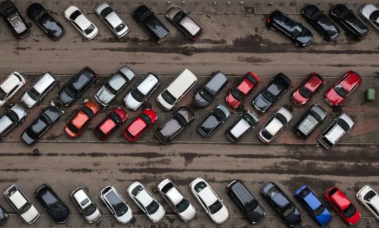Bulgaristan’da şehir merkezlerinde park düzeni “zone” sistemiyle ilerliyor. Kurallar basit ama denetim sıkı.