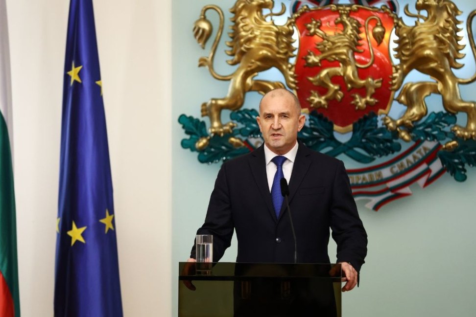 Erken seçim sürecine giren Bulgaristan’da Cumhurbaşkanı Rumen Radev’in “görevi bırakıyorum” açıklaması gündemi altüst etti.