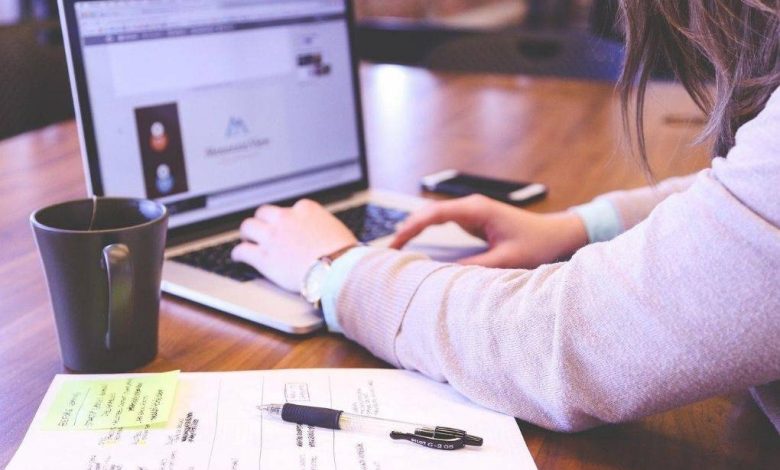 İnternet erişiminin hızla arttığı Bulgaristan’da kullanım alışkanlıkları, online alışveriş ve yapay zekâ entegrasyonu Avrupa Birliği ortalamasının gerisinde kalıyor.