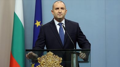 Bulgaristan’da Rumen Radev’den yeni siyasi hamle 5 Bulgaristan’da Rumen Radev’in yeni bir siyasi hareket için kadro oluşturduğu iddiaları gündeme geldi.
