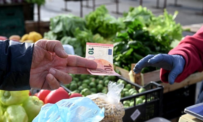 Ocak 2026 itibarıyla euroya geçen Bulgaristan’da, bazı ürünlerde fiyat artışı görülse de yetkililer sürecin genel olarak başarılı ilerlediğini açıkladı.