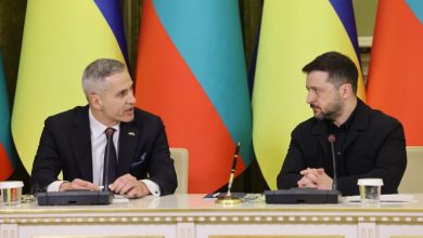 Bulgaristan Başbakanı Andrey Gyurov ile Ukrayna Devlet Başkanı Volodimir Zelenskiy, iki ülke arasında 10 yıllık ikili güvenlik anlaşmasına imza attı.