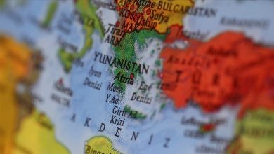 Yunanistan hükümeti, asgari ücreti 1 Nisan’dan itibaren 920 euroya yükseltme kararı aldı. Yeni rakam, Bulgaristan’daki 620 euroluk asgari ücretin yaklaşık yüzde 50 üzerine çıktı.