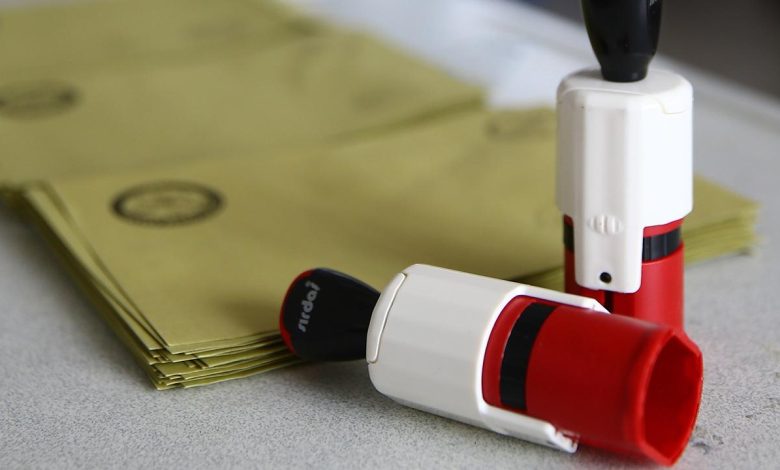 Bulgaristan 5 yılda 8’inci kez sandığa giderken, seçimlerin kaderinde Türkiye’de oy kullanacak çifte vatandaşlar da belirleyici rol oynayabilir.