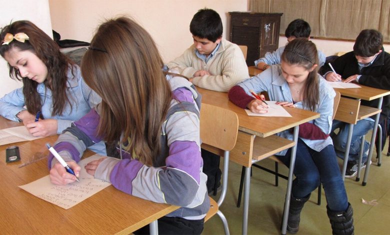 Bulgaristan’da Eğitim Sendikası, okullardaki ders içeriği yükünün bu yıl içinde azaltılması için hükümete çağrı yaptı.