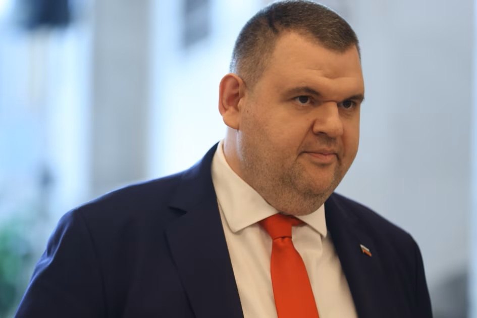 Bulgaristan’da seçim atmosferi sertleşirken, DPS lideri Delyan Peevski’den dikkat çeken açıklamalar geldi.