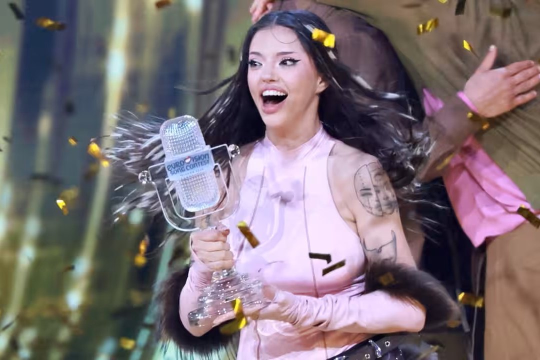 Eurovision’da ilk kez birincilik elde eden Bulgaristan, 2027 yarışmasına ev sahipliği yapıp yapamayacağı konusunda tartışmaların odağına yerleşti.