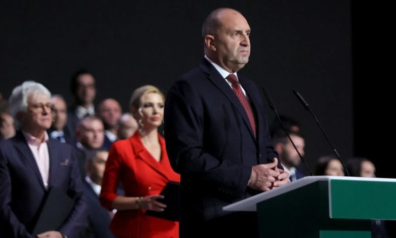 İliyana Yotova, 19 Nisan’daki parlamento seçimlerini kazanan İlerici Bulgaristan Partisi lideri Rumen Radev’e hükümeti kurma görevini verdi.