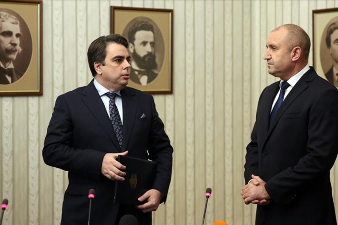 Bulgaristan’da eski maliye politikaları ve devlet kurumlarındaki atamalar üzerinden yeni bir siyasi tartışma başladı.