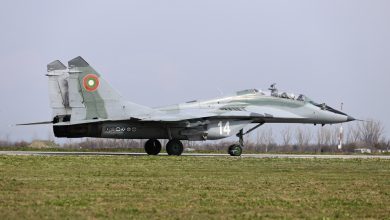 Uçak, Bulgaristan hava sahasına Tuna Nehri sınırı üzerinden girdikten sonra Bulgar Hava Kuvvetleri’ne ait MiG-29 tarafından karşılandı.
