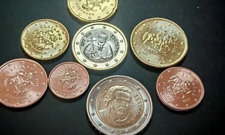 Bulgaristan’da vatandaşların ellerindeki levaları banka ve yetkili posta şubelerinde ücretsiz euroya çevirmesi için tanınan süre bugün sona eriyor.