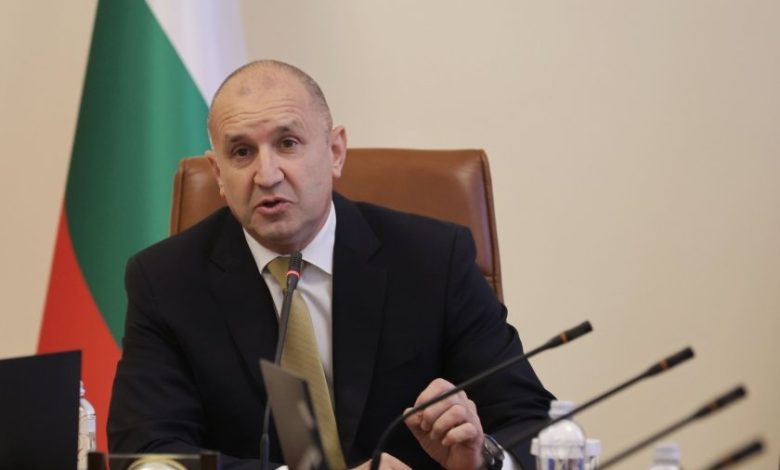 Bulgaristan’da yapılan ankete göre halkın yüzde 42’si Rumen Radev hükümetinin çalışmalarını olumlu değerlendiriyor.