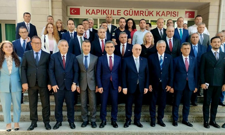 Türkiye ile Bulgaristan, yaz sezonuyla birlikte sınır kapılarında artan yoğunluğu ele aldı.