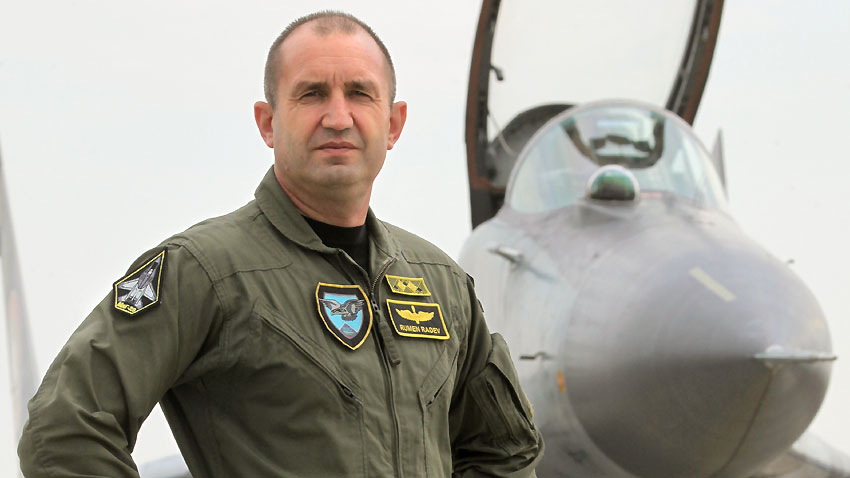 Rumen Radev ile ilgili tüm haberler Bulgaristan sitemizde... Rumen Radev haberleri, gelişmeleri ve Rumen Radev fotoğrafları yer alıyor.