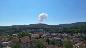 Bulgaristan’ın Tryavna kenti yakınlarındaki Belitsa köyünde bulunan EMKO mühimmat fabrikasında art arda patlamalar meydana geldi.