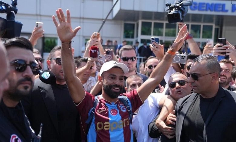 Trabzonspor’un transfer görüşmelerine başladığı Mohamed Salah, Yunanistan’dan özel uçakla İstanbul’a geldi