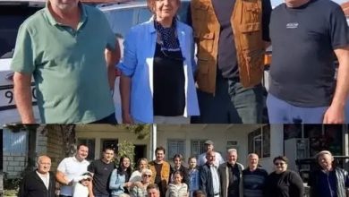 Çağatay Ulusoy’dan Bulgaristan’da sürpriz ziyaret 5 Ünlü oyuncu Çağatay Ulusoy, anne ve babasıyla birlikte Bulgaristan’ın Razgrad bölgesindeki Beli Lom köyünü ziyaret etti.